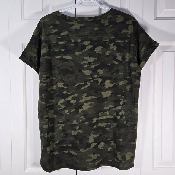 NWT Amazon Essentials Black Women's Relaxed-Fit Crewneck T-Shirt - Size Medium - Picture 2 of 6